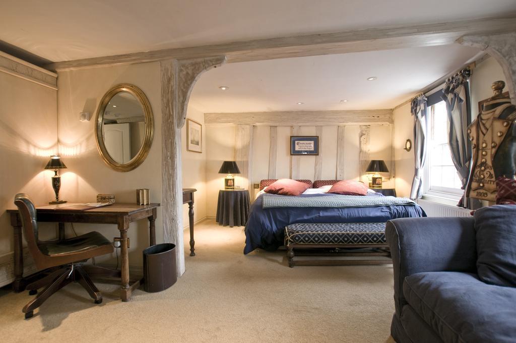 The Bell Inn Hotel Horndon-on-the-Hill Quarto foto